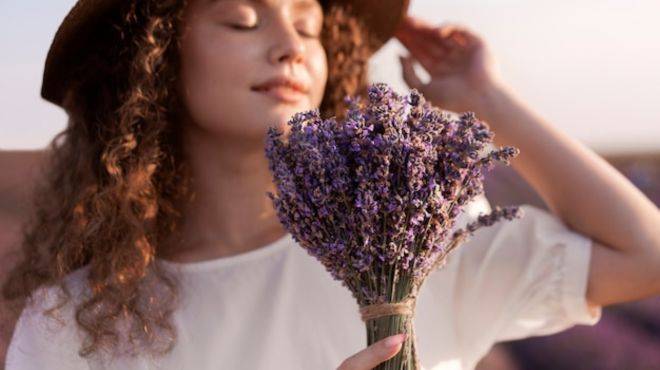 spiritual meanings of smelling lavender